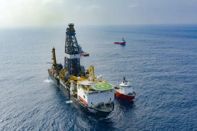 Contrats, comptabilité et politiques d'audit en amont pétrolier