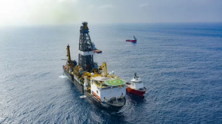 Contrats, comptabilité et politiques d'audit en amont pétrolier