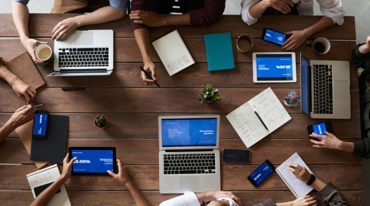 Gestion et Supervision des Projets, Consultants et Contractants